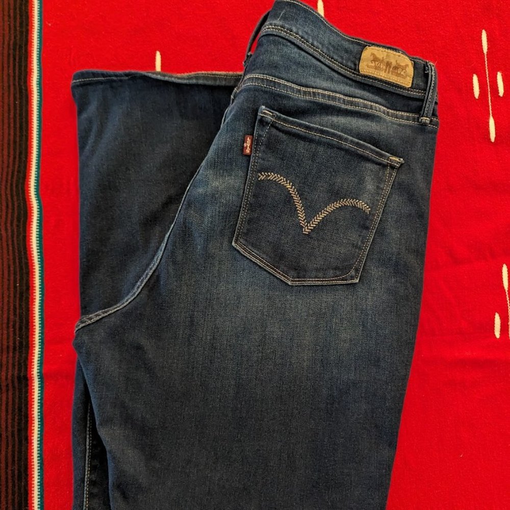 Levi's  14 Perfectly Slimming 512 Skinny Leg